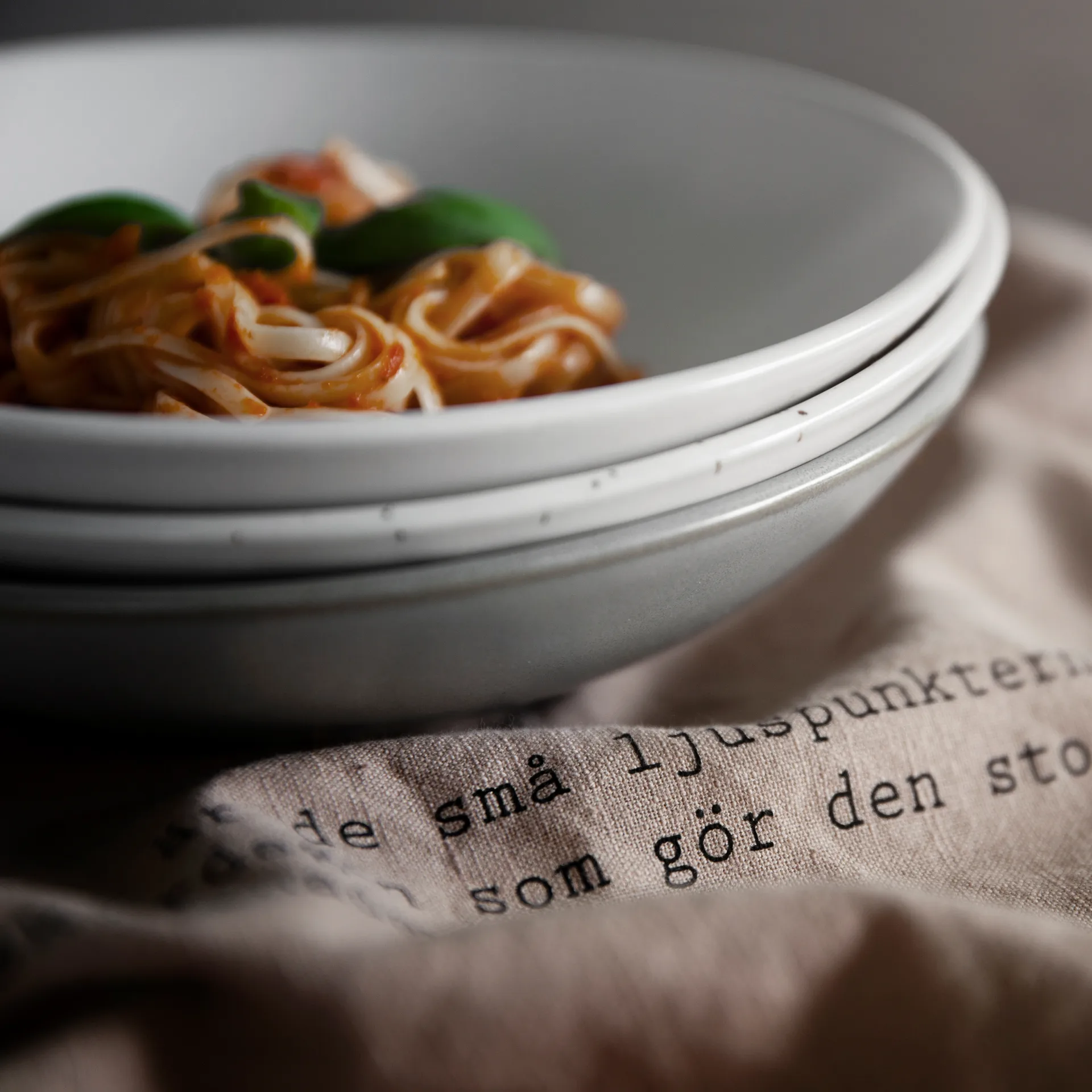 Ernst deep plate 22 cm, dots-white ERNST