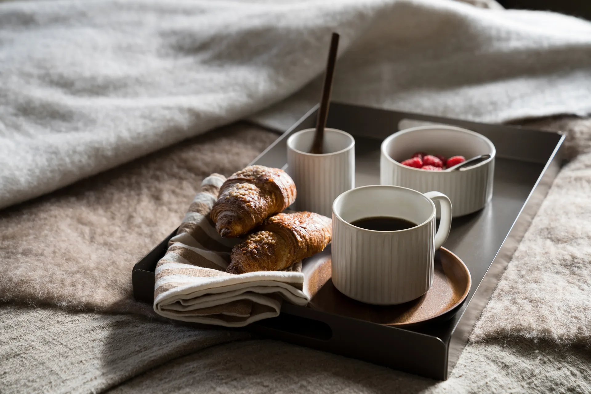 Ernst wooden tray, Acacia, Ø16.5 cm ERNST
