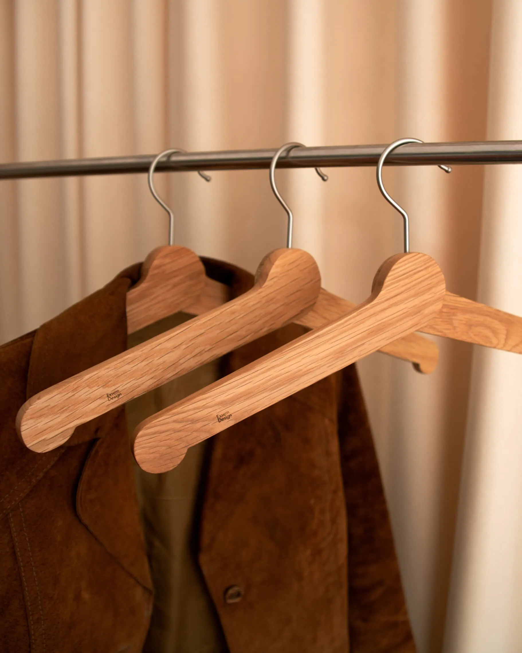 Nostalgi clothes hanger 3-pack, Oak Essem Design