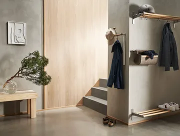 Nostalgi hat shelf/ shoe shelf - Ash-white, 100 cm - Essem Design