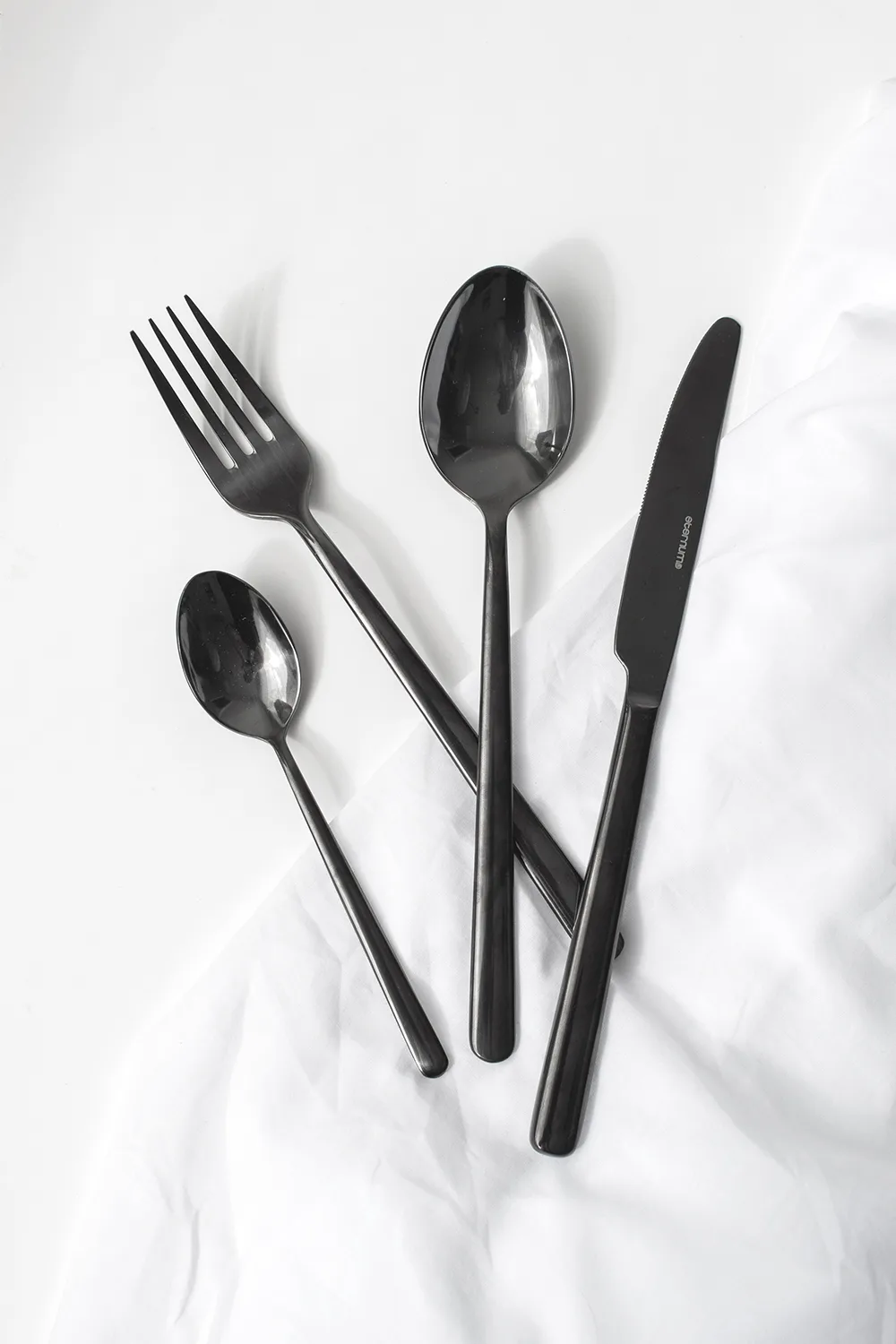 Eternum Nardo cutlery set 16-piece, Black Eternum