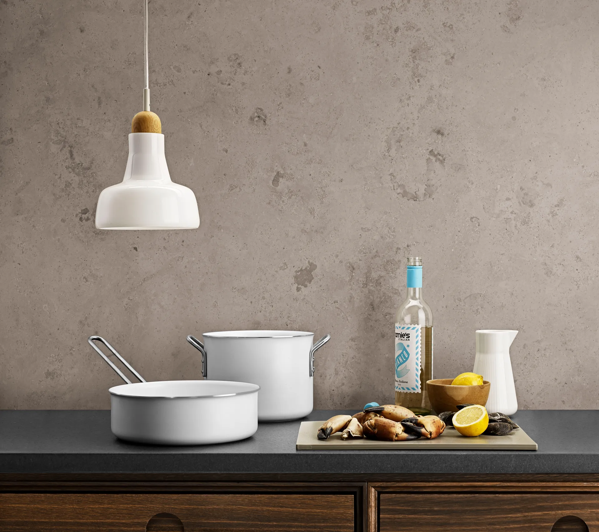 Eva Trio White Line Slip-Let ceramic pot, 4.8 L Eva Solo