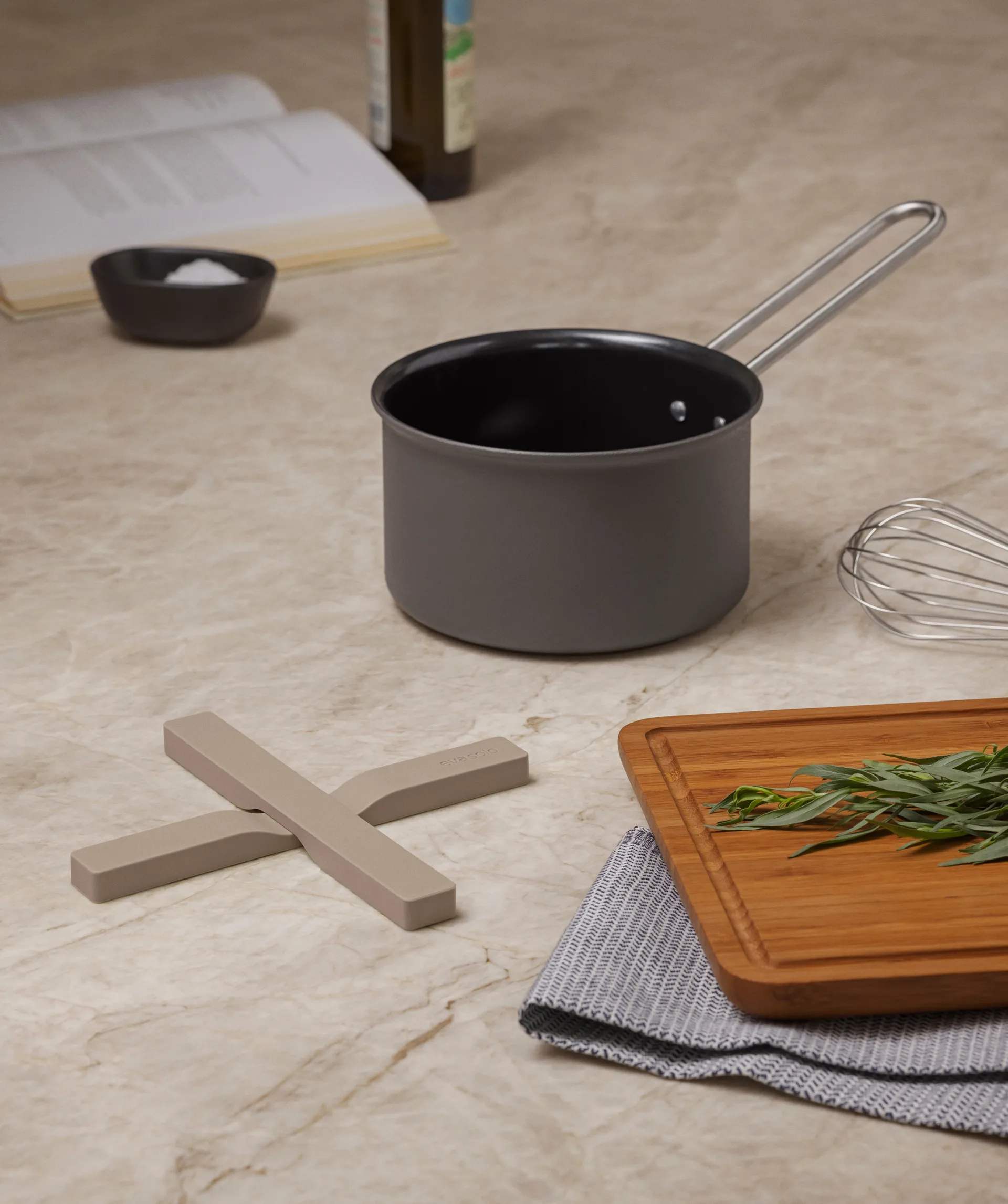 Magnetic trivet, Caramel cream Eva Solo