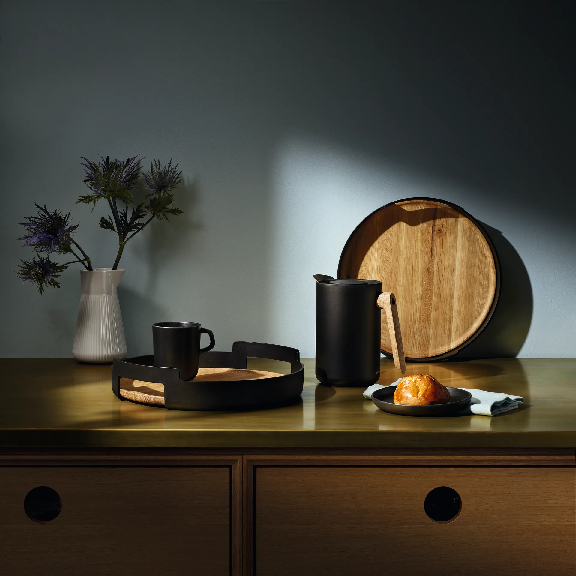 Nordic Kitchen serving tray with handles, Ø35 cm Eva Solo