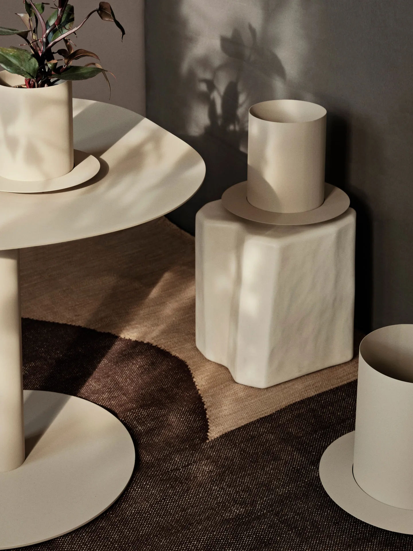 Auran flower pot large 38,7 cm, Cashmere Ferm Living