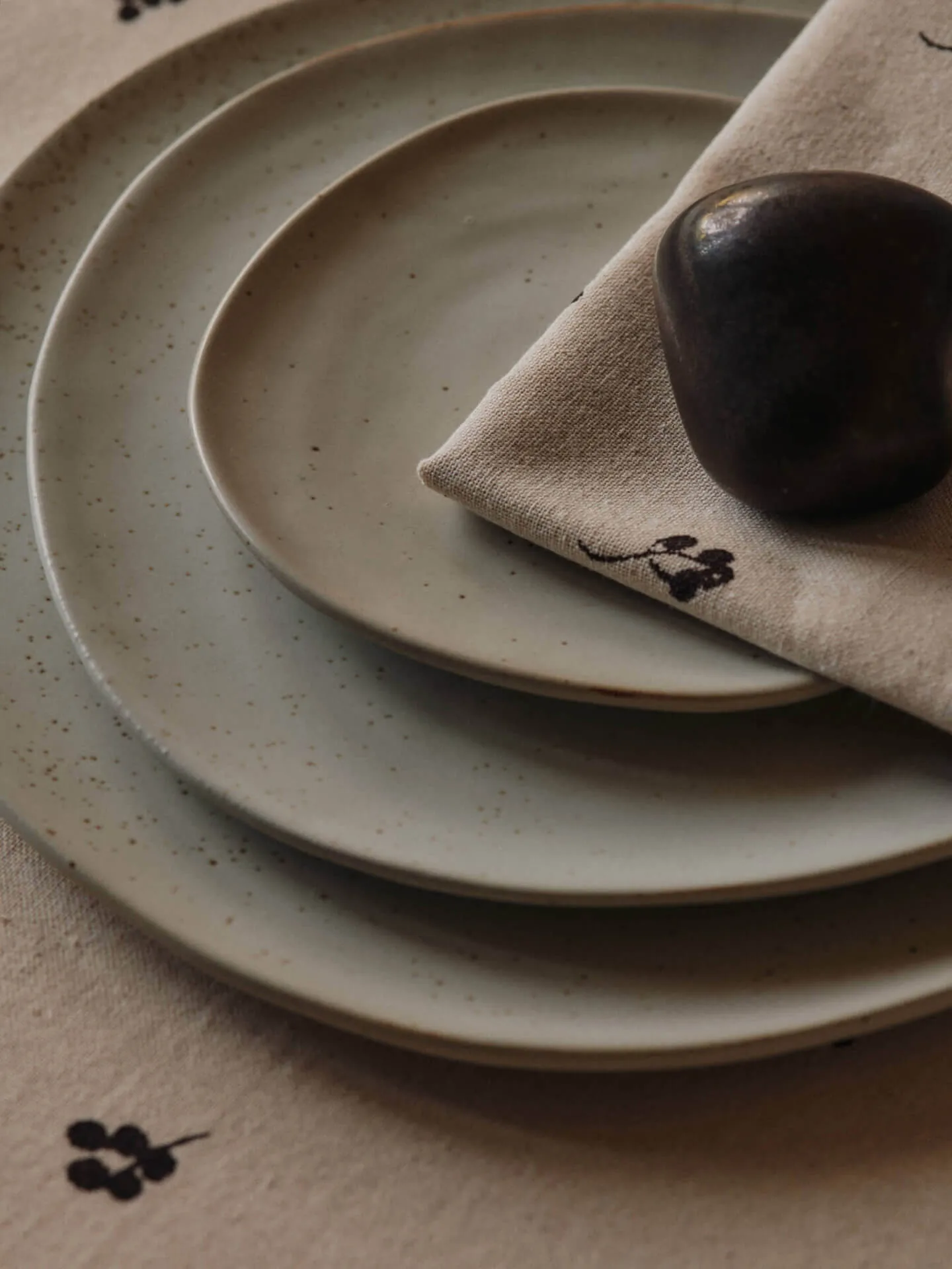 Baies cotton napkin 40x40 cm 4-pack, Natural-dark chocolate Ferm Living