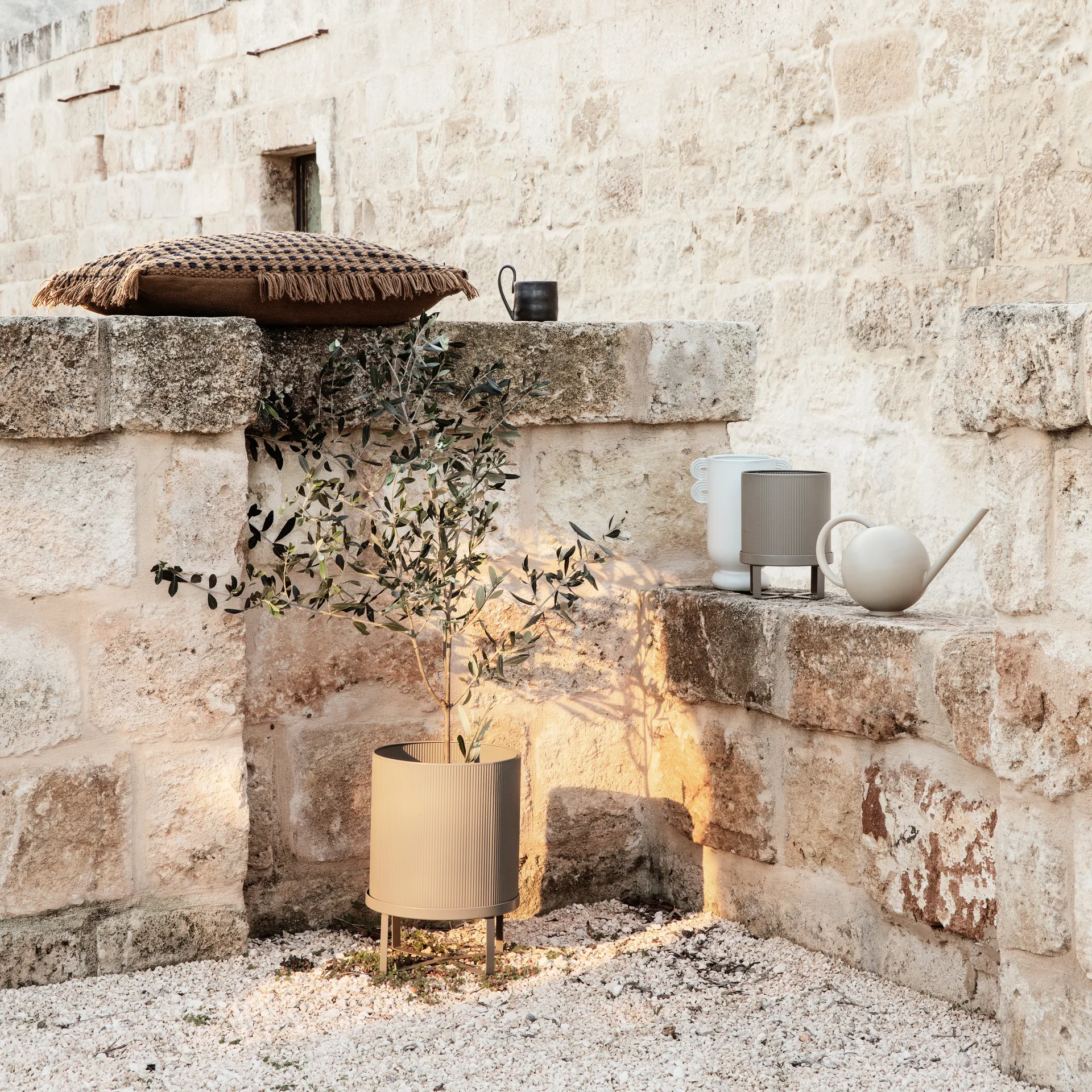 Bau flower pot small Ø18 cm, cashmere Ferm Living