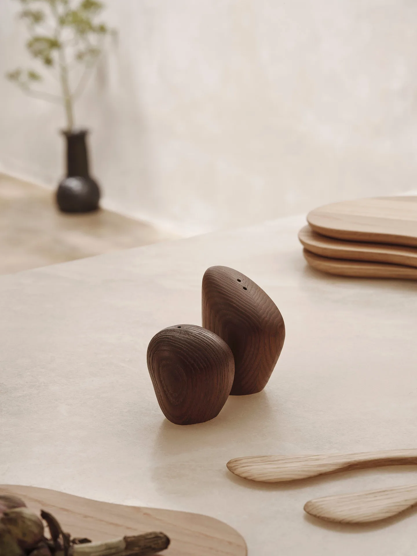 Cairn salt- and pepper mill, Dark brown Ferm Living