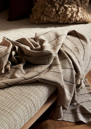 Calm wool throw 120x180 cm - Camel/Black - Ferm Living