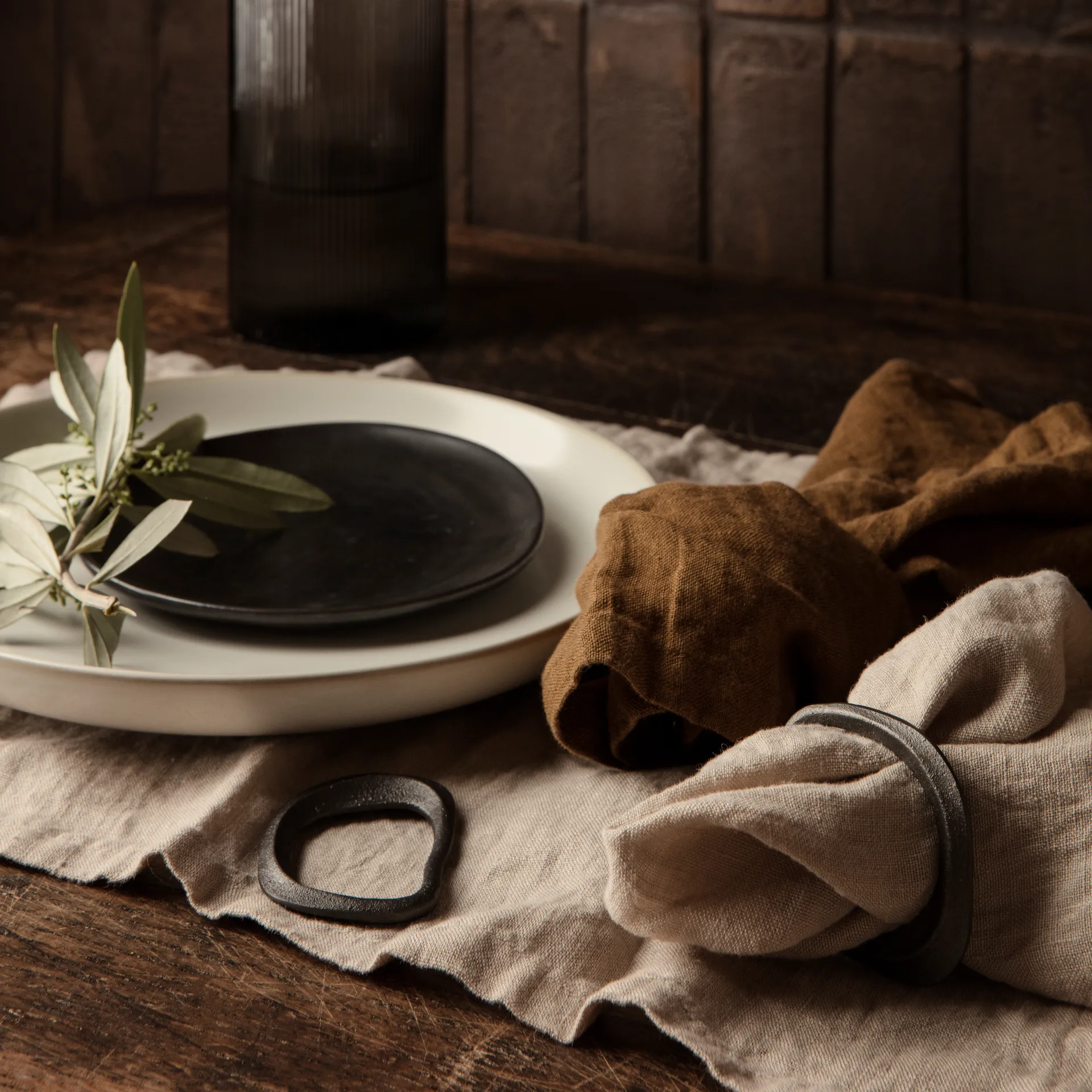 Flow napkin ring 4-pack, black brass Ferm Living