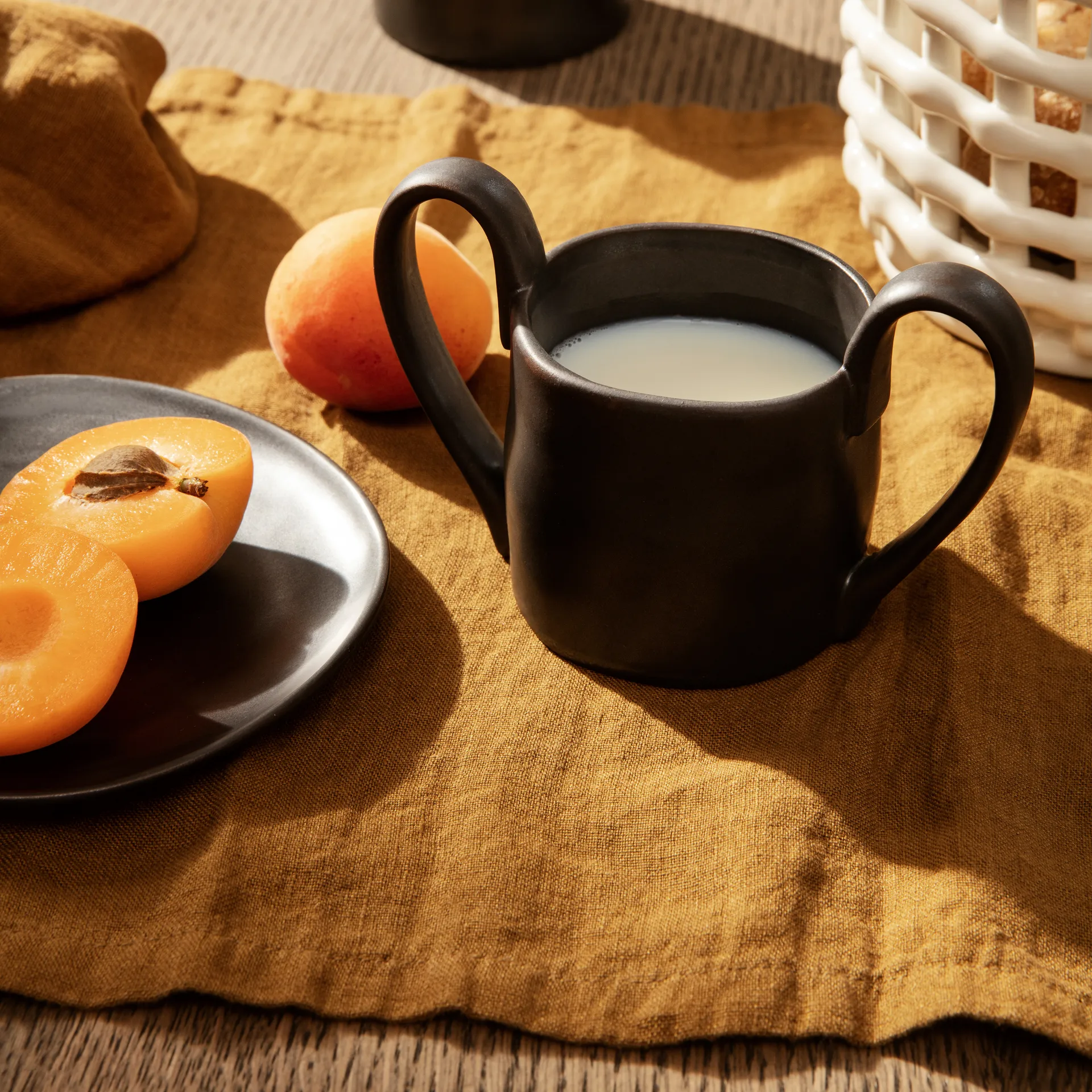 Flow small plate 15 cm, black Ferm Living