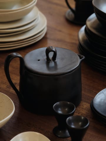 Flow teapot 1.5 L - Black - Ferm Living
