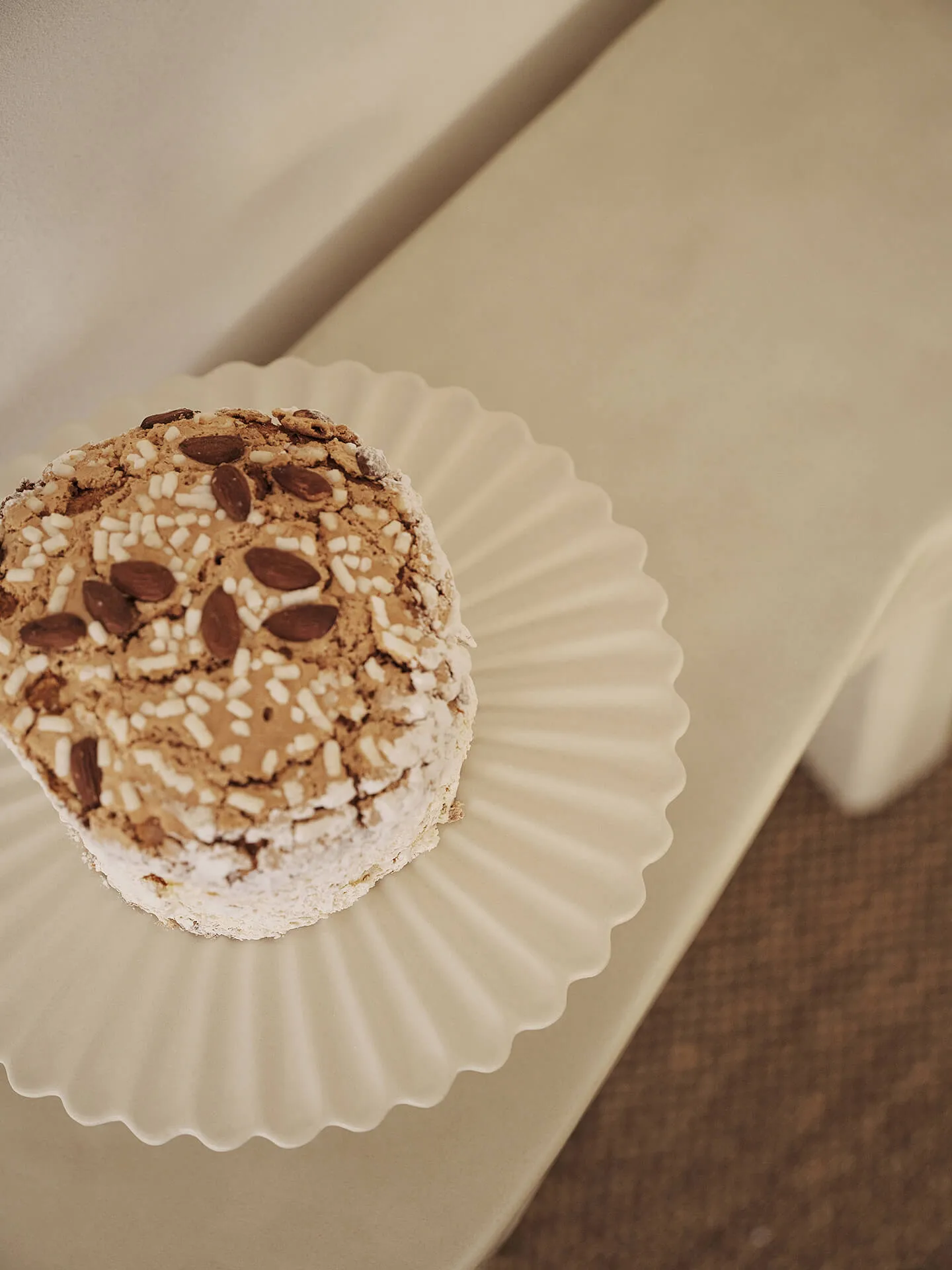 Fountain cake stand Ø31 cm, Off white Ferm Living