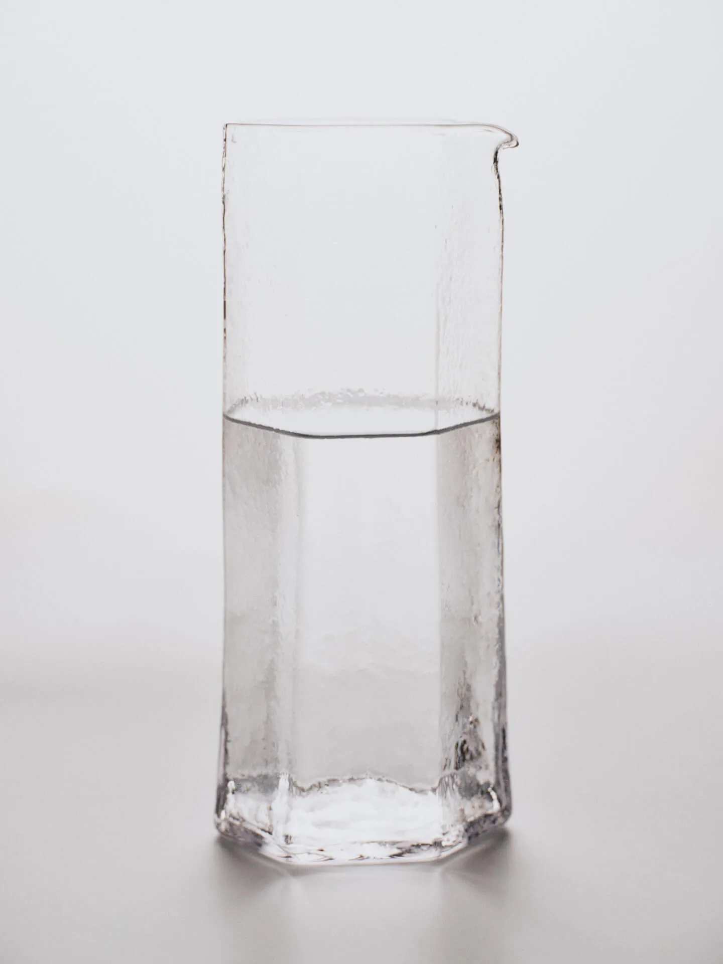 Kiru carafe, Clear, 1 L Ferm Living