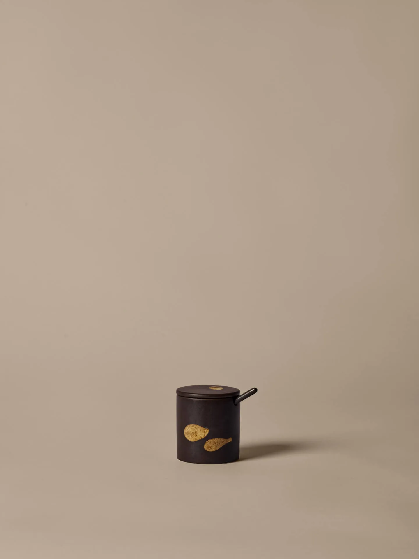 Koyo jar with spoon, Dark brown-buff Ferm Living