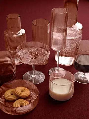Ripple Champagne flutes champagne glasses 15 cl 2-pack - Blush - Ferm Living
