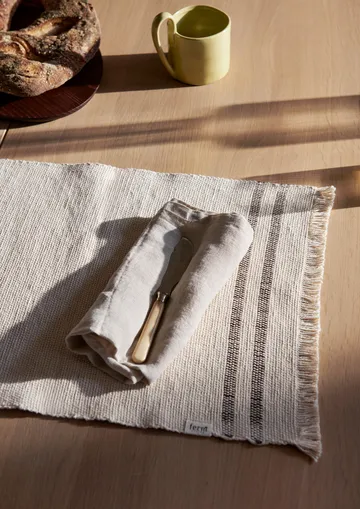 Savor placemat 38x50 cm - Off-white/Chocolate - Ferm Living