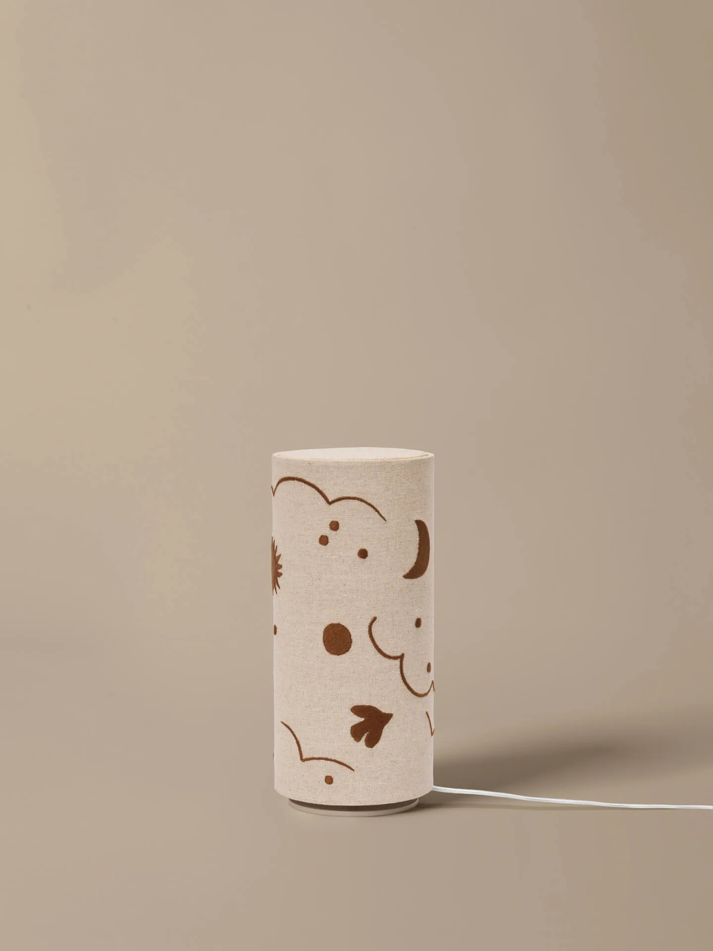 Skye table lamp, Natural-bronze Ferm Living