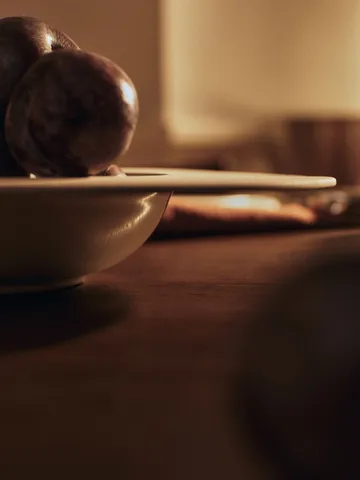 Sonae deep plate - Grey-white, Ø30 cm - Ferm Living