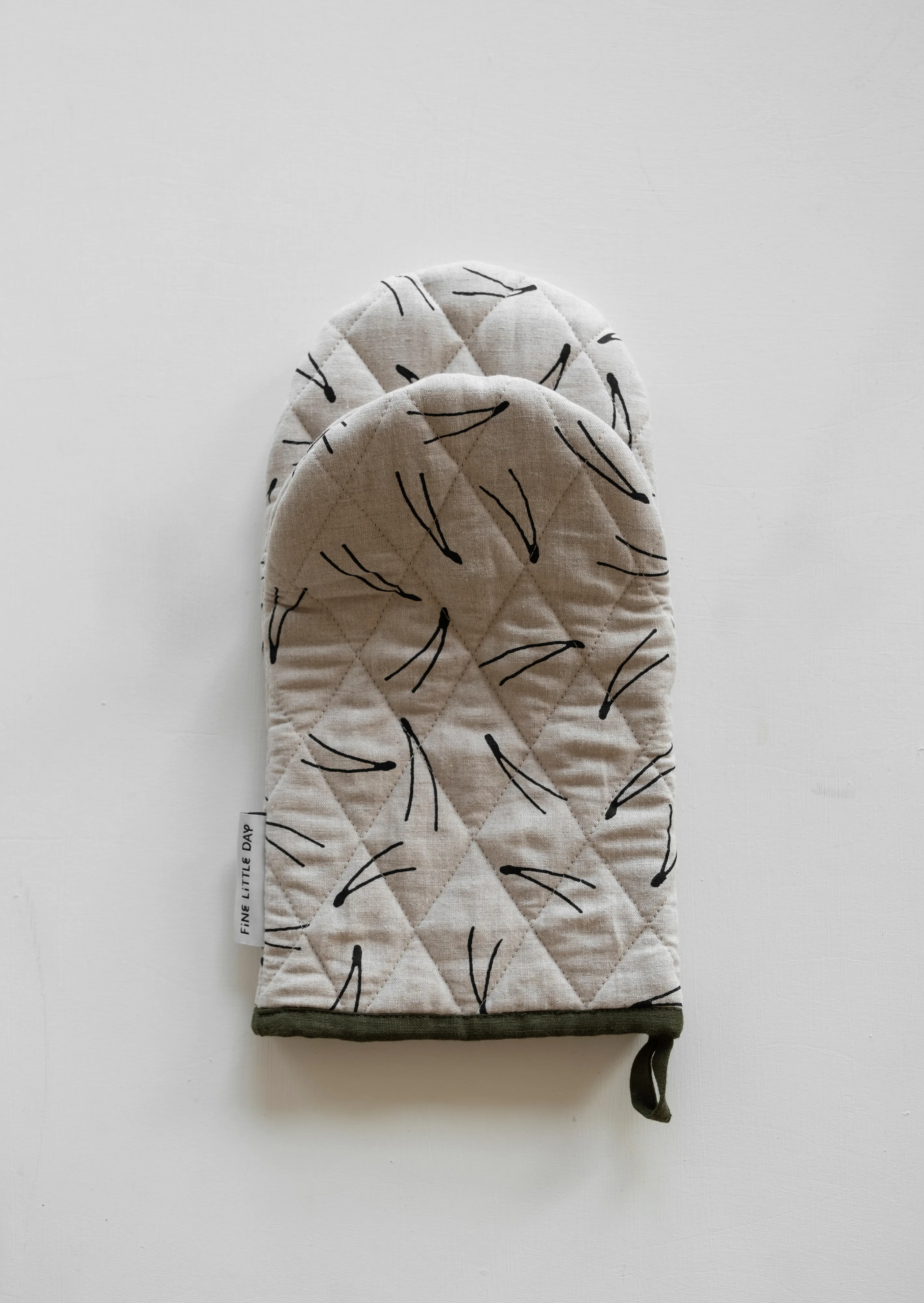 調理器具 FiNE LiTTLE DAY QUILTED OVEN GLOVE BARR Barr quilted oven glove - Fine Little Day | KitchenTime