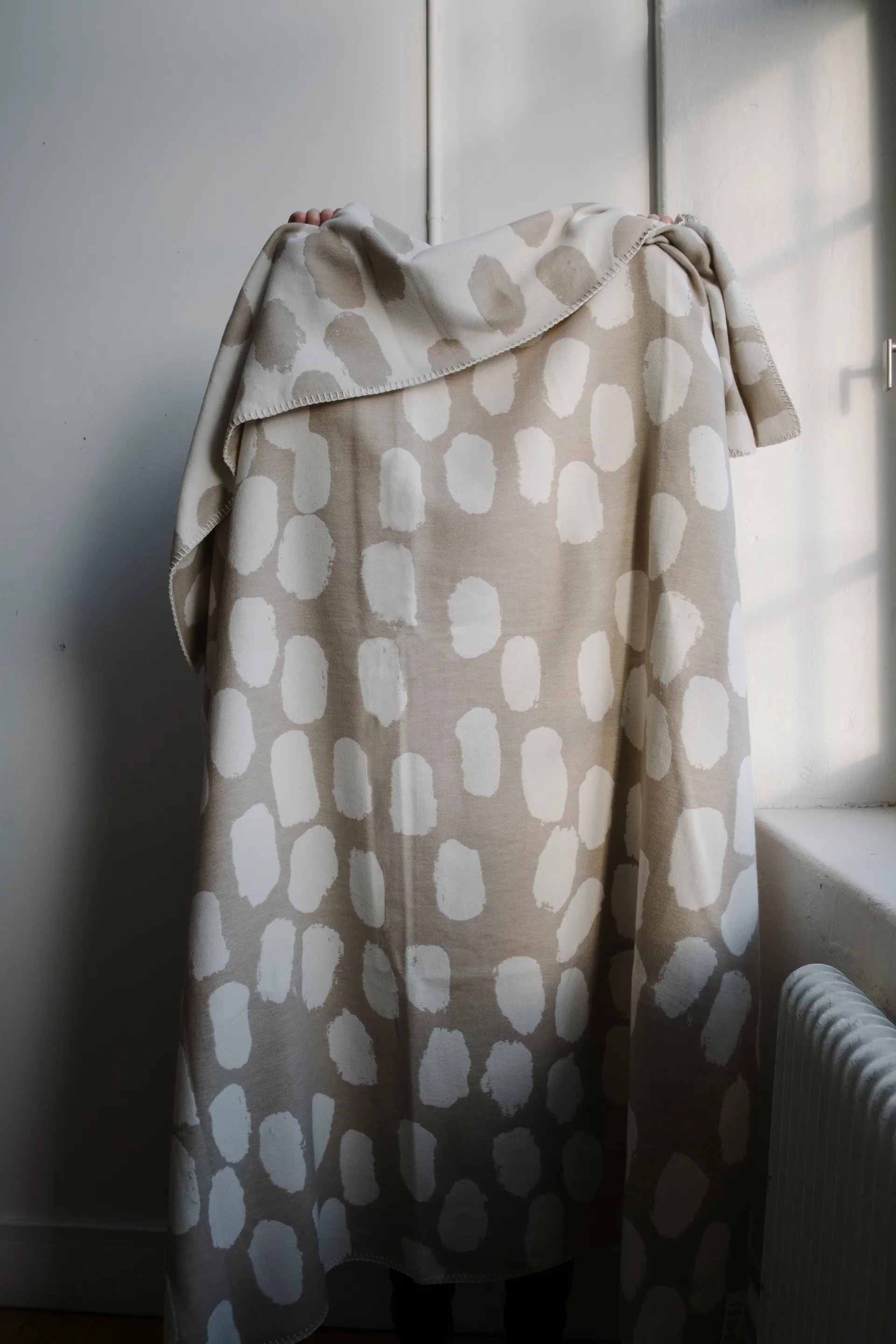 Dots throw 140x180 cm, Beige Fine Little Day