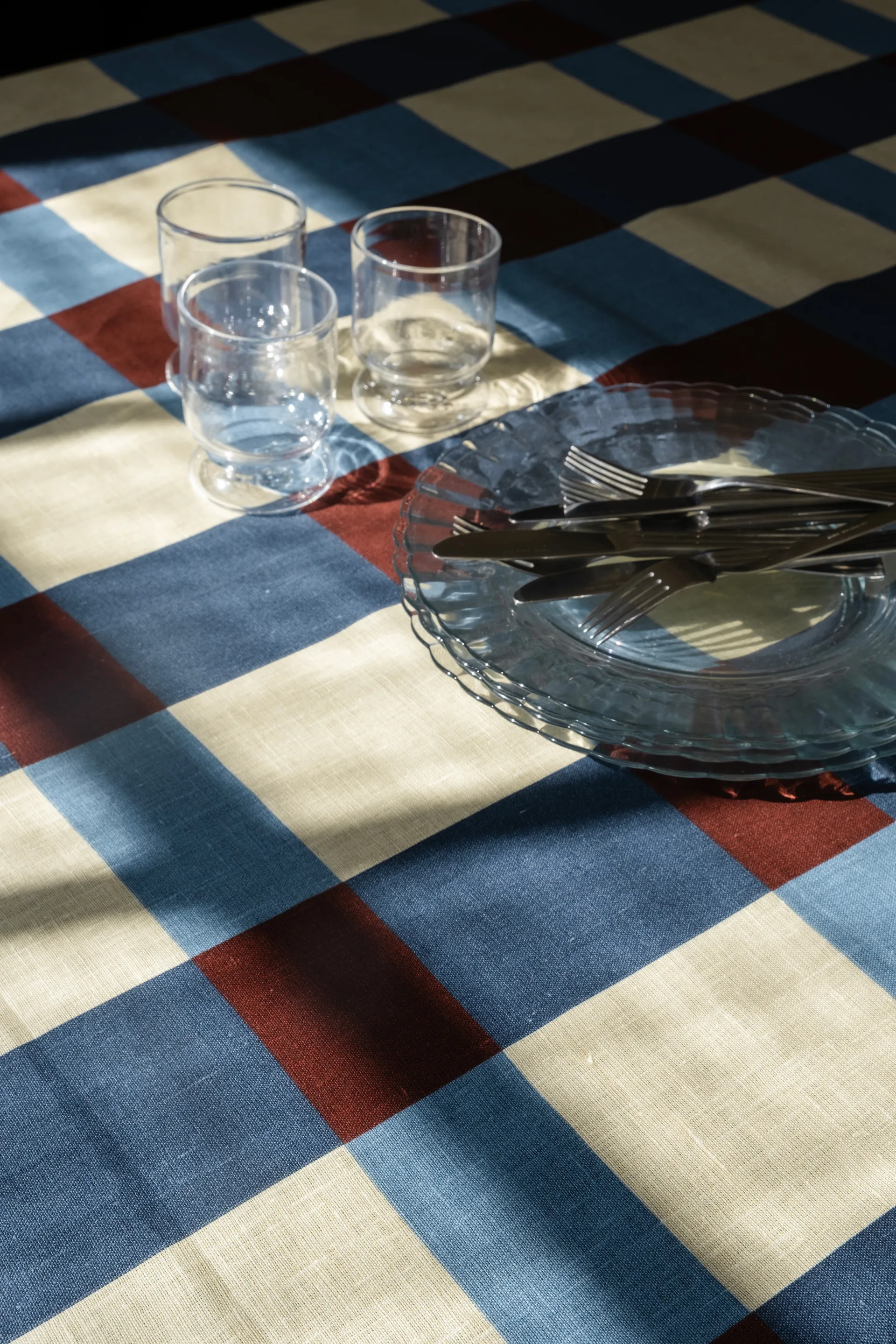 Fält tablecloth 149x250 cm, Plum Fine Little Day