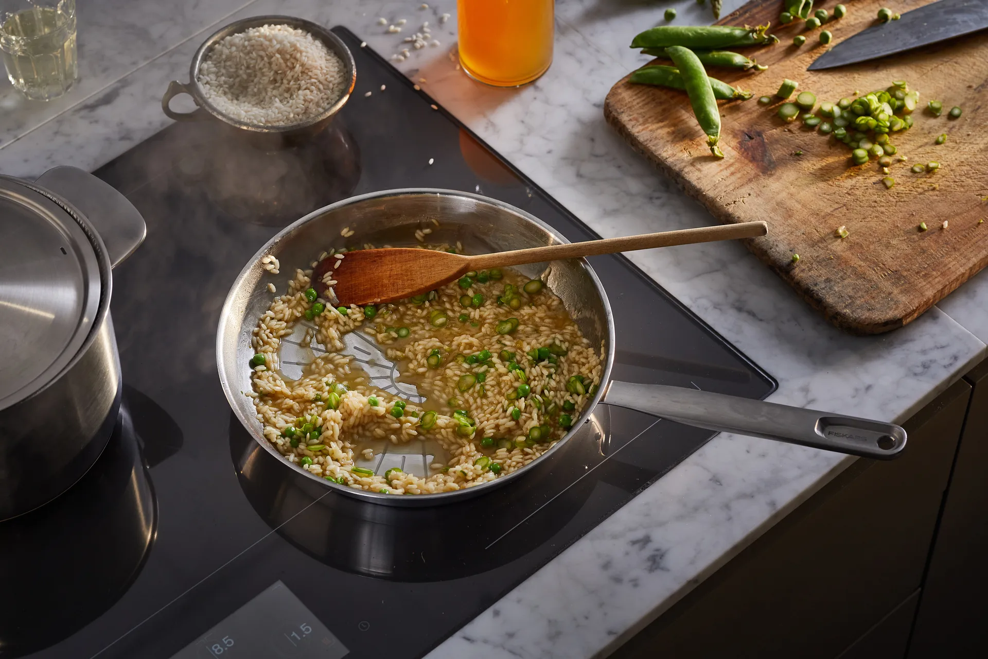 All Steel Pure frying pan set, 2 pieces Fiskars