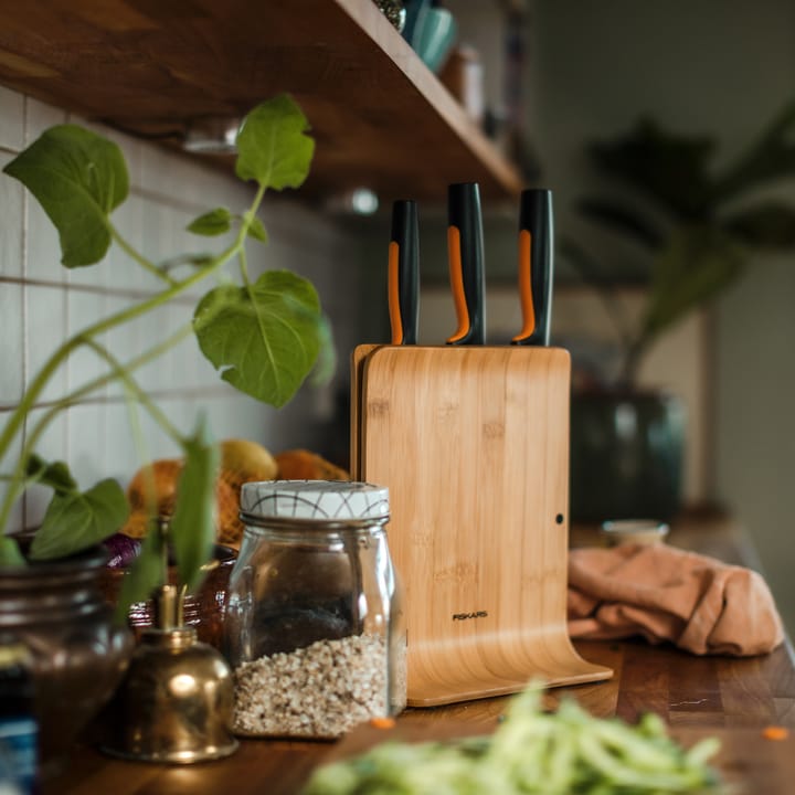 Functional Form knifeblock in bamboo with 3 knives, 4 pieces Fiskars