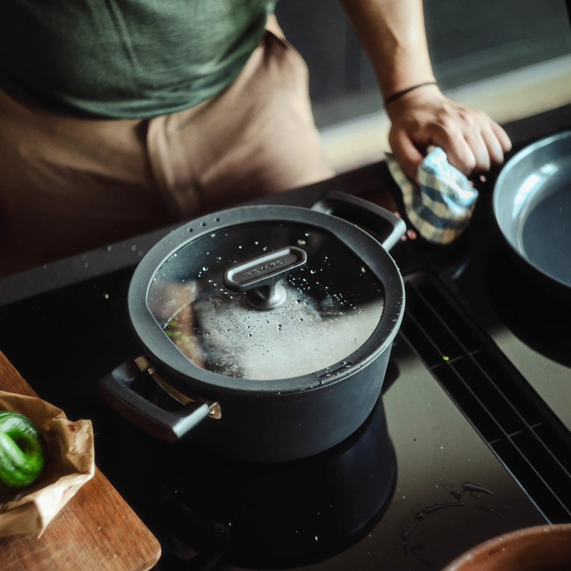 Hard Face pot with lid Ceratec Superior, 3.5 L Fiskars