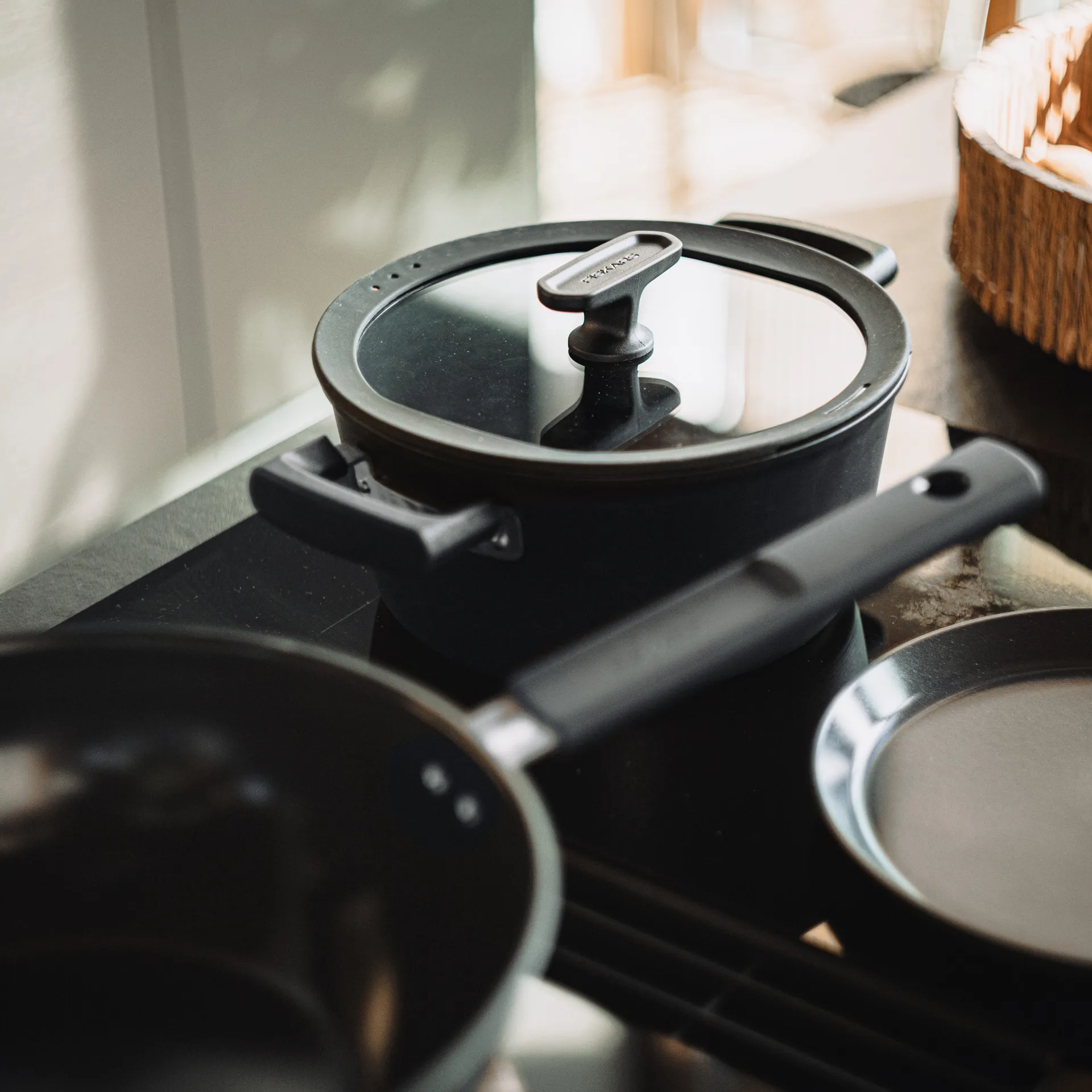 Hard Face pot with lid Ceratec Superior, 3.5 L Fiskars