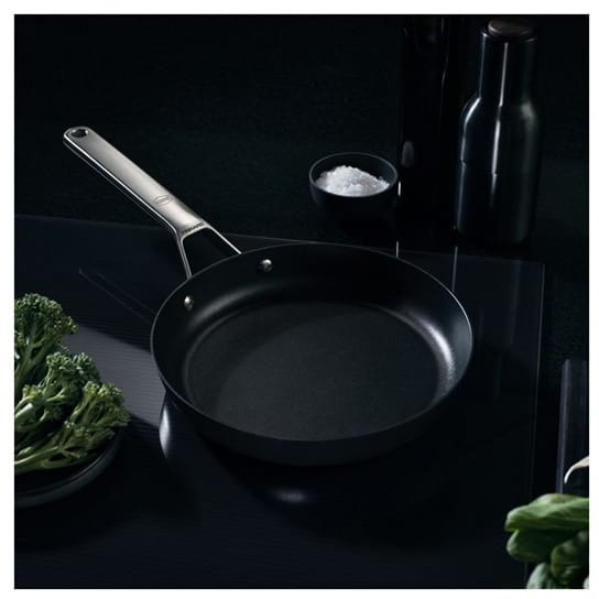 Taiten frying pan, 24 cm Fiskars