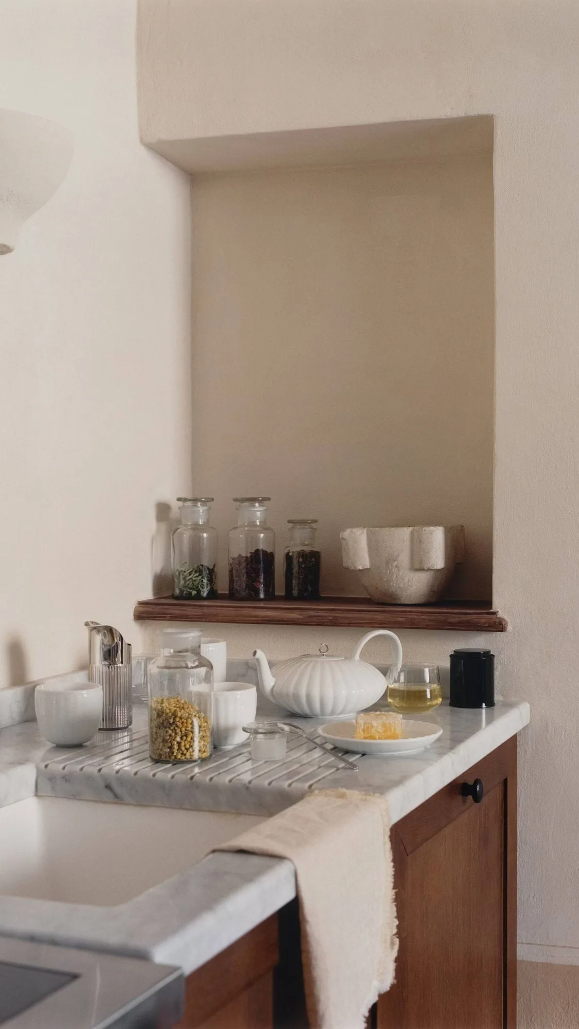 Bernadotte coupe plate, White, Ø16.5 cm Georg Jensen