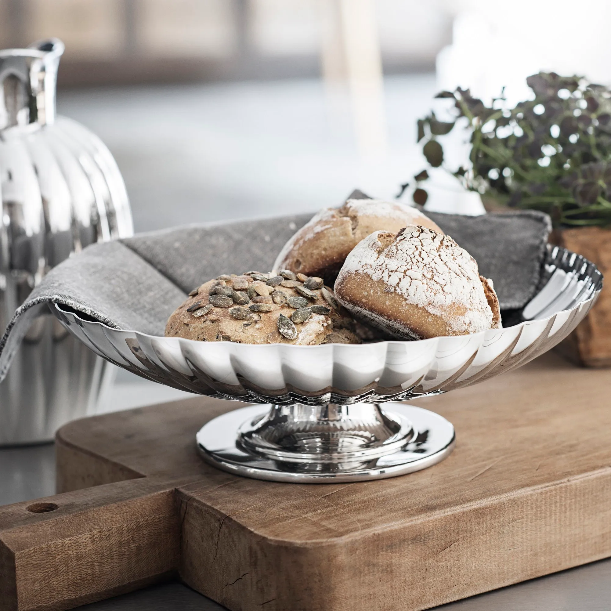 Bernadotte dish on stand - Georg Jensen | KitchenTime