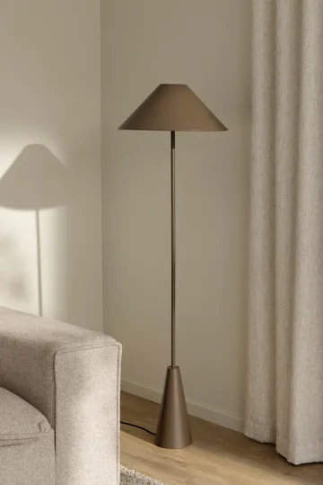 Cannes floor lamp 140 cm - Mocha - Globen Lighting