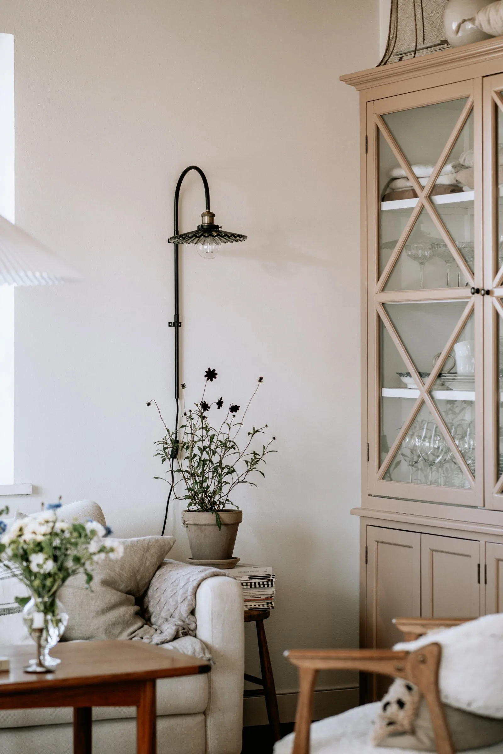 Cobbler wall lamp 75 cm, Smoke Globen Lighting