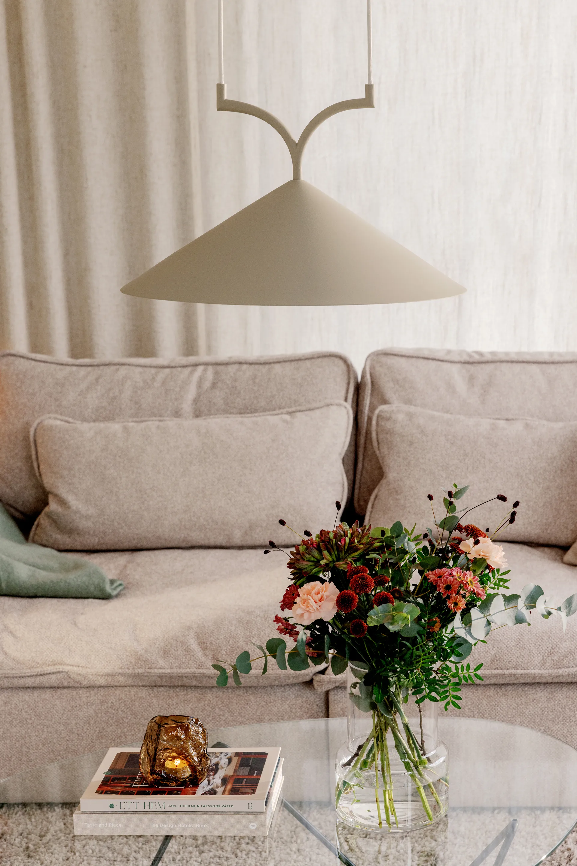 Curve pendant 50, Beige Globen Lighting