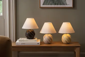 Dahlia table lamp - Beige - Globen Lighting