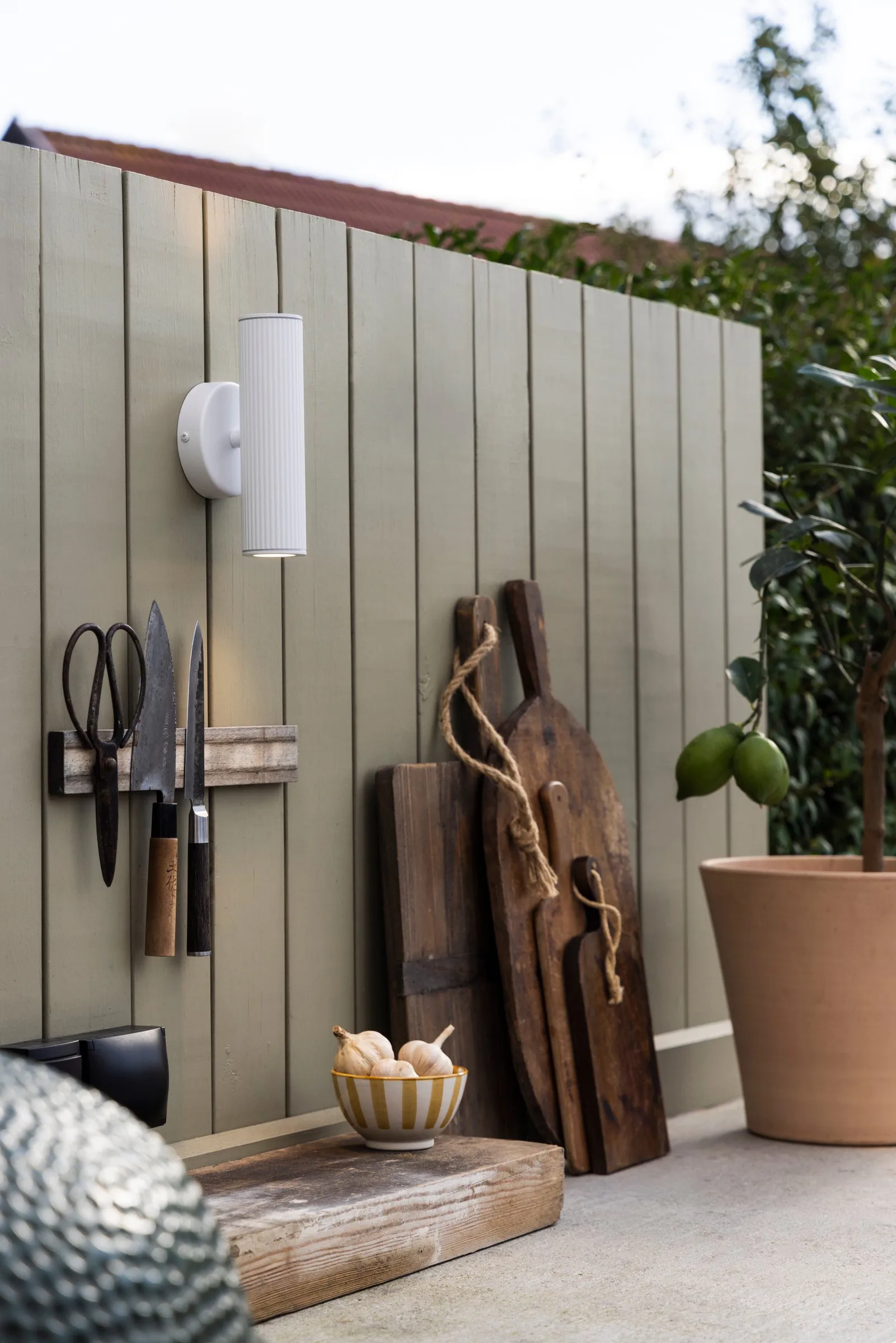 Hubble up/down wall light façade lighting, White Globen Lighting