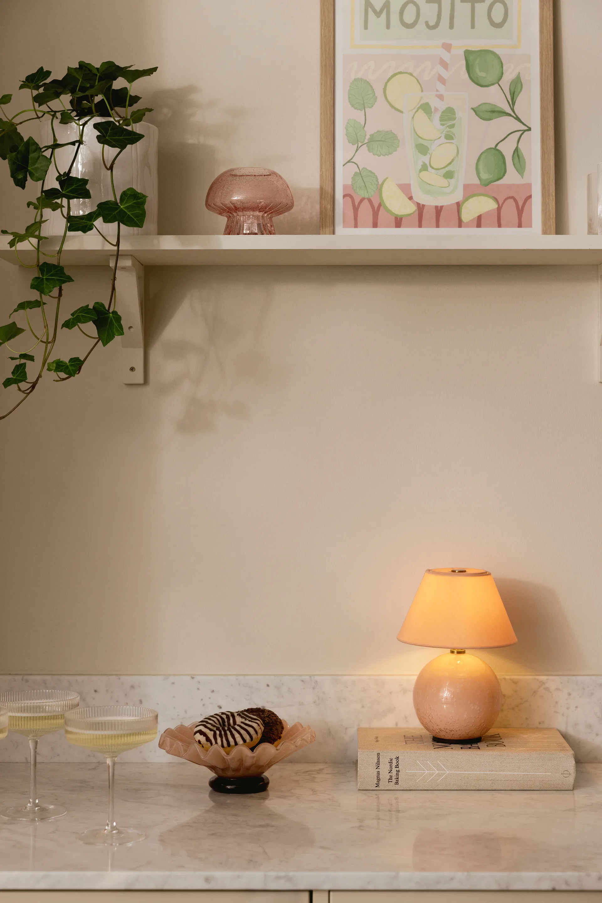 Iris 16 portable table lamp, Blush Globen Lighting