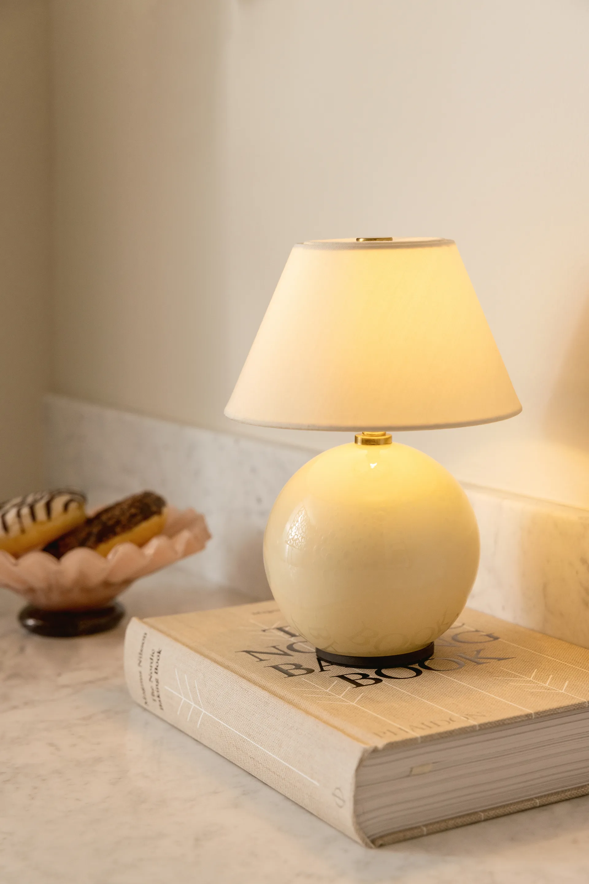 Iris 16 portable table lamp, Cream Globen Lighting
