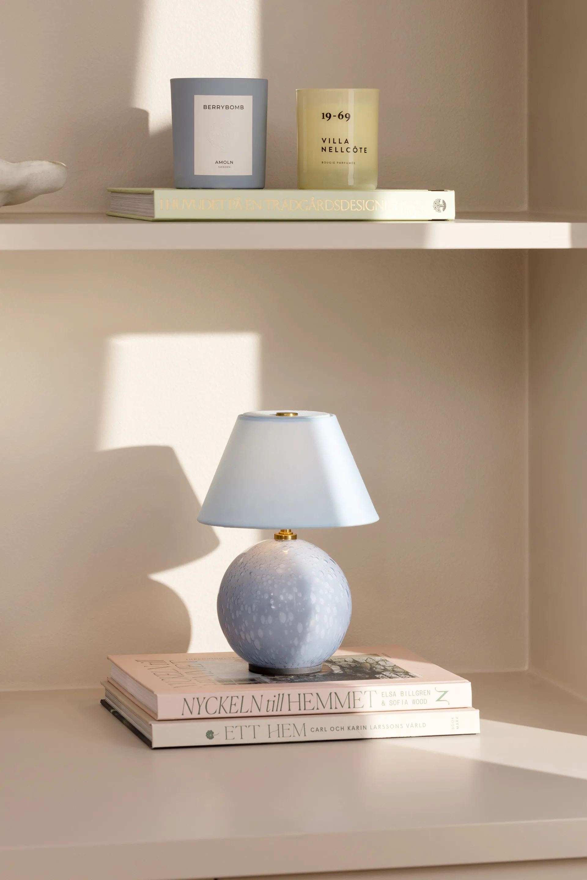 Iris 16 portable table lamp, Dove blue Globen Lighting