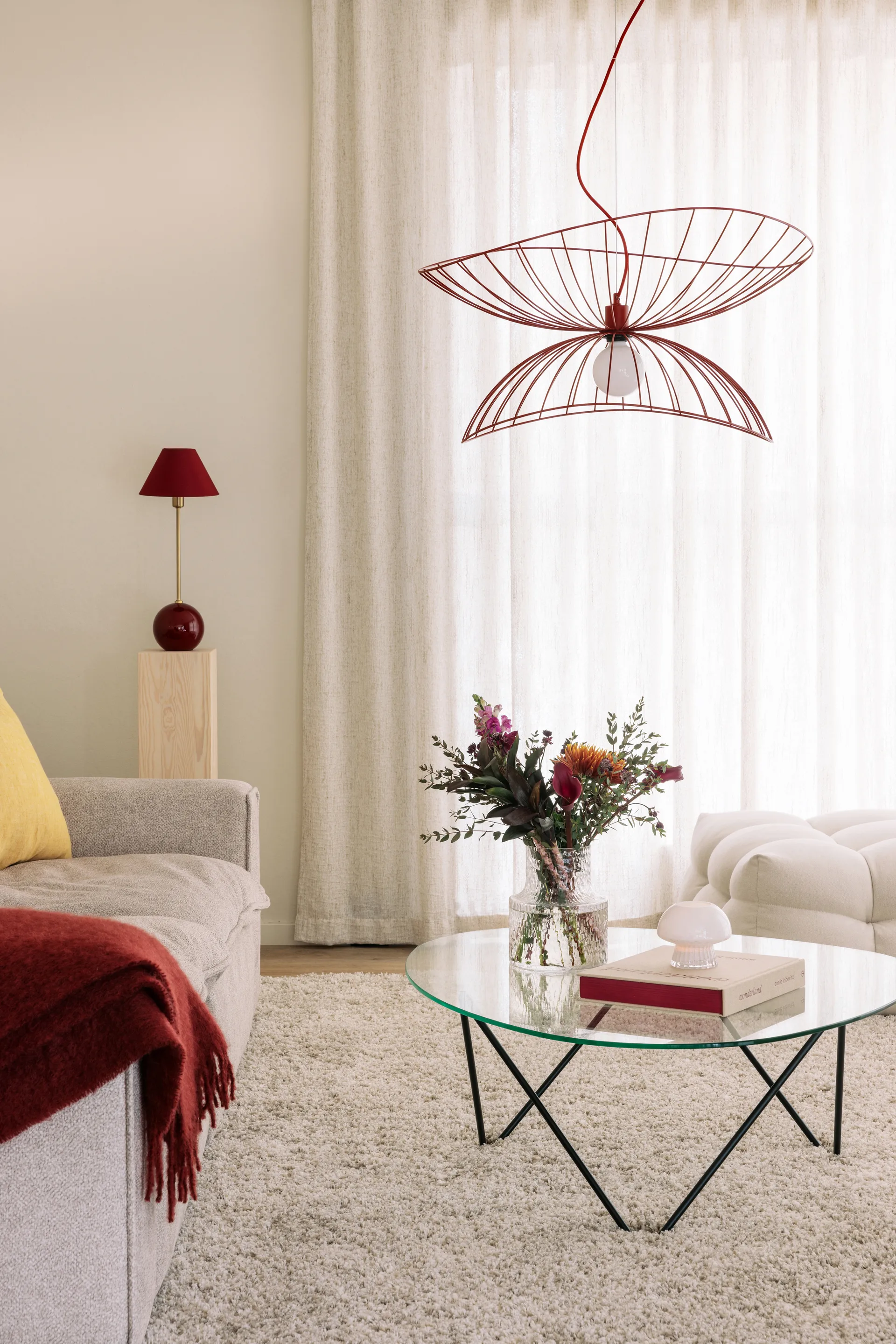 Iris 20 table lamp, Burgundy Globen Lighting