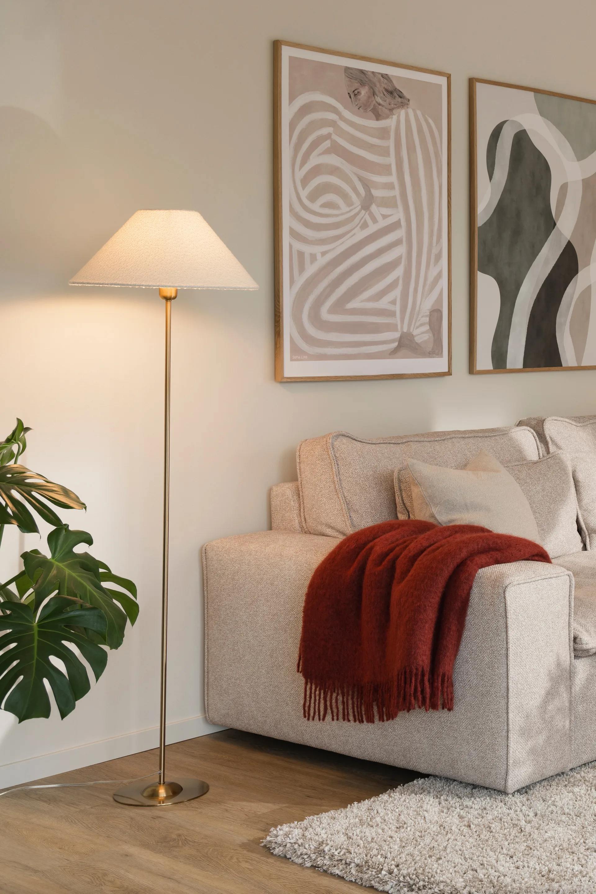 Iris 45 lampshade, Bouclé white Globen Lighting