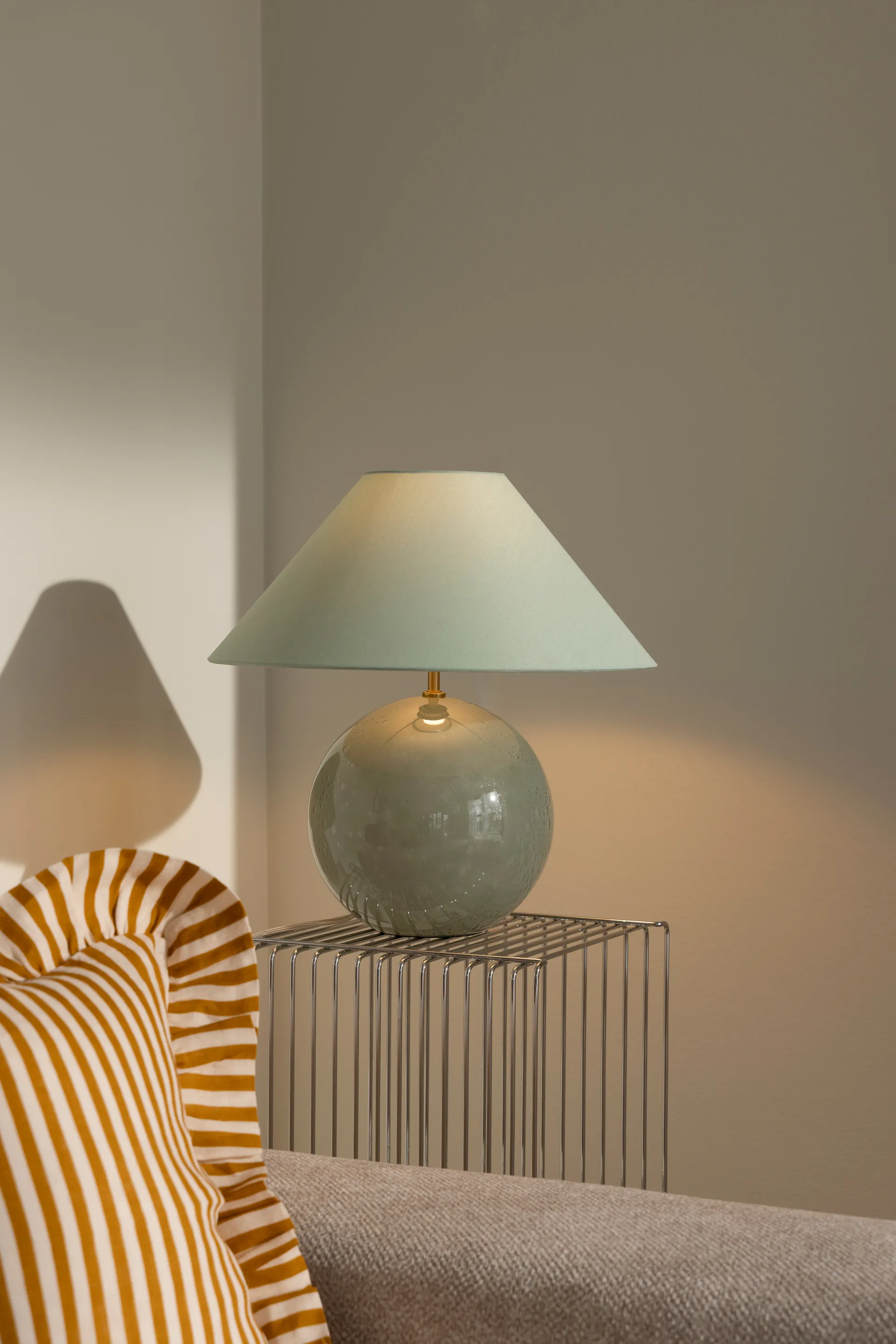 Iris 45 table lamp, Green Globen Lighting