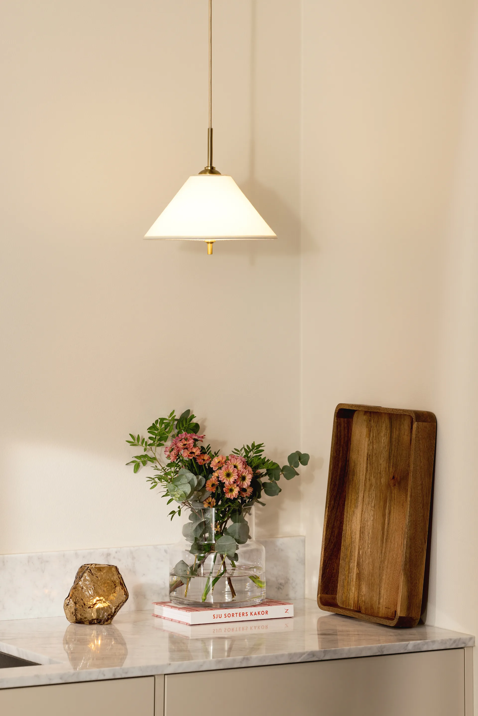 Iris pendant 25, Cream Globen Lighting