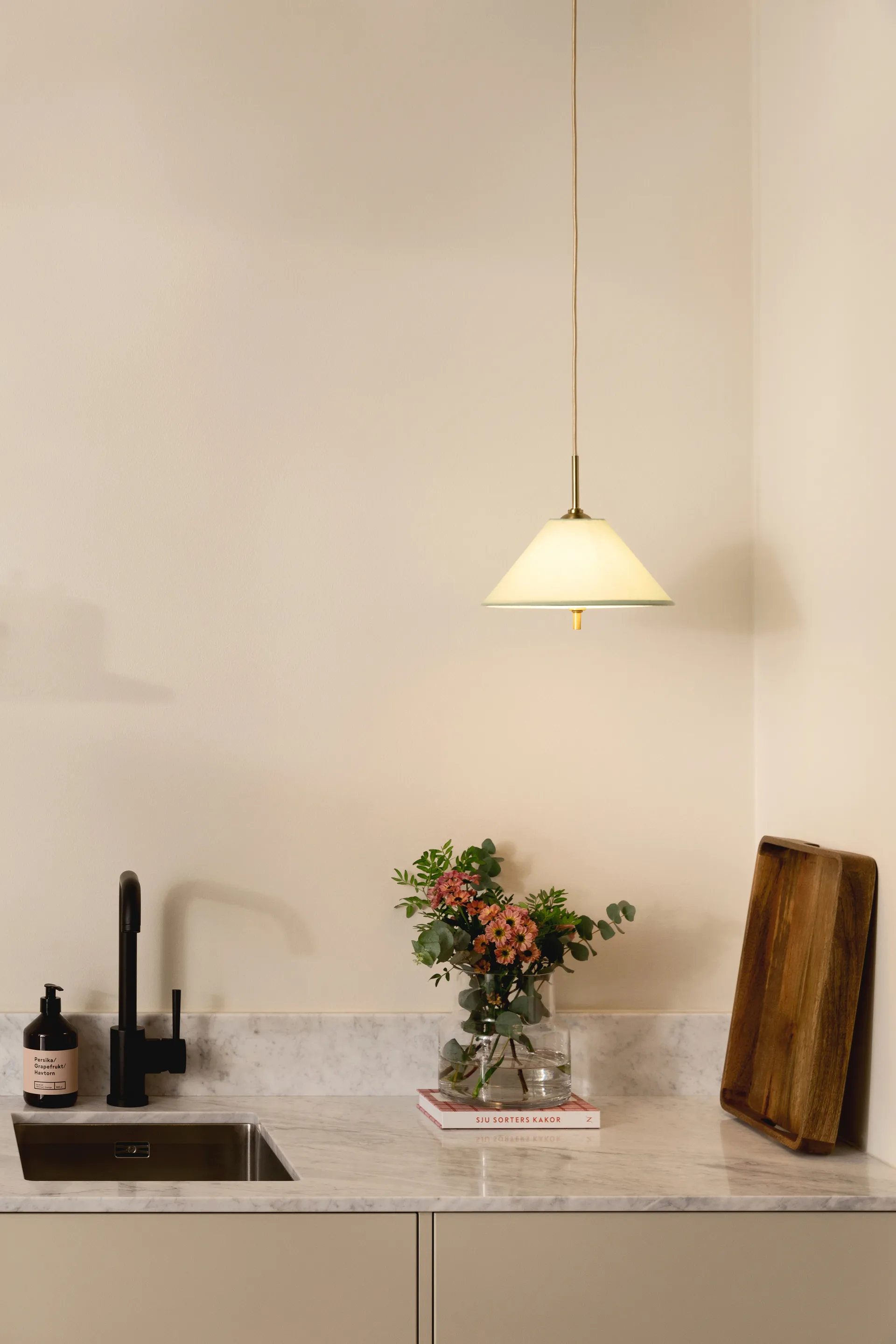 Iris pendant 25, Green Globen Lighting