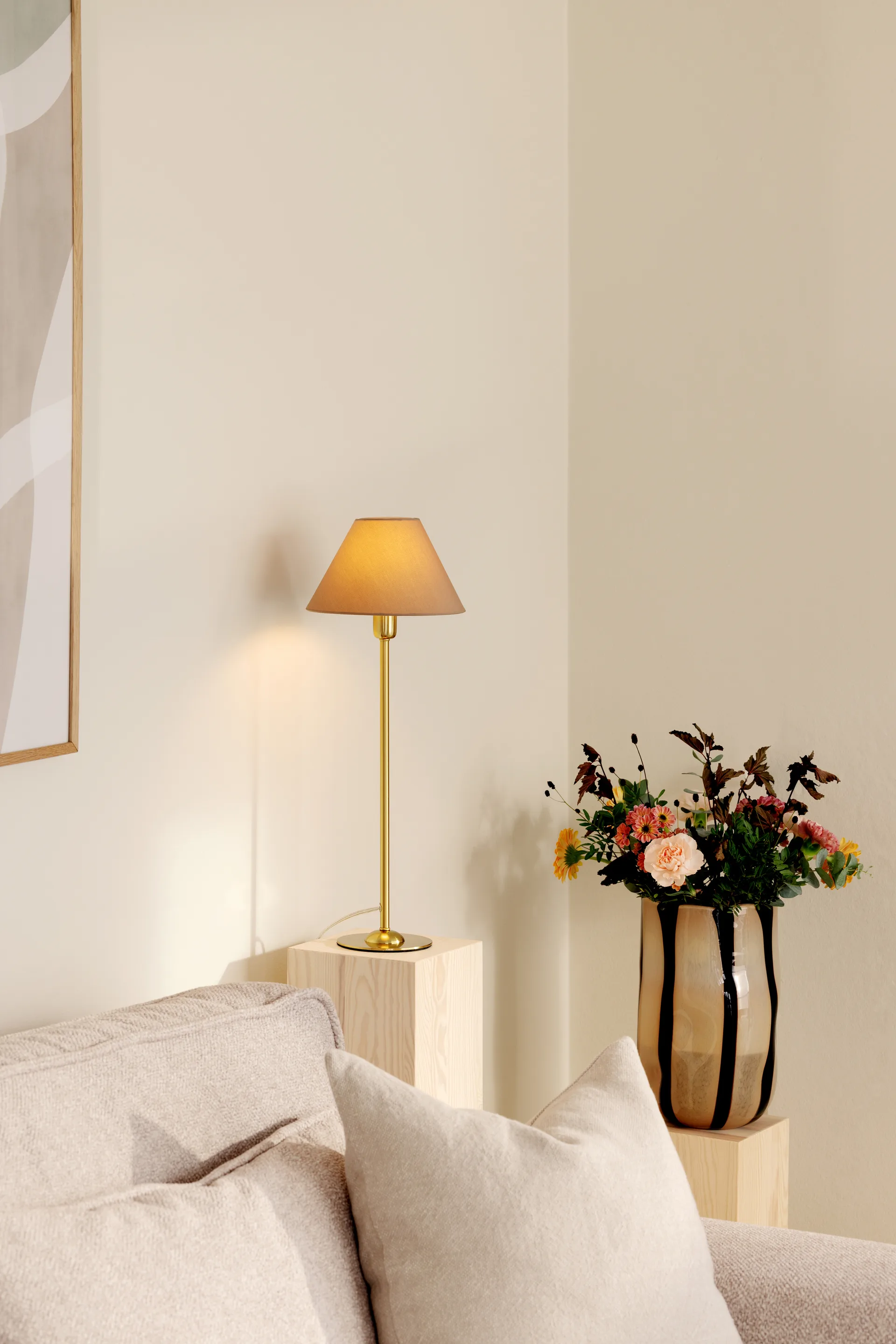 Lamp base Iris 45, Brushed brass Globen Lighting
