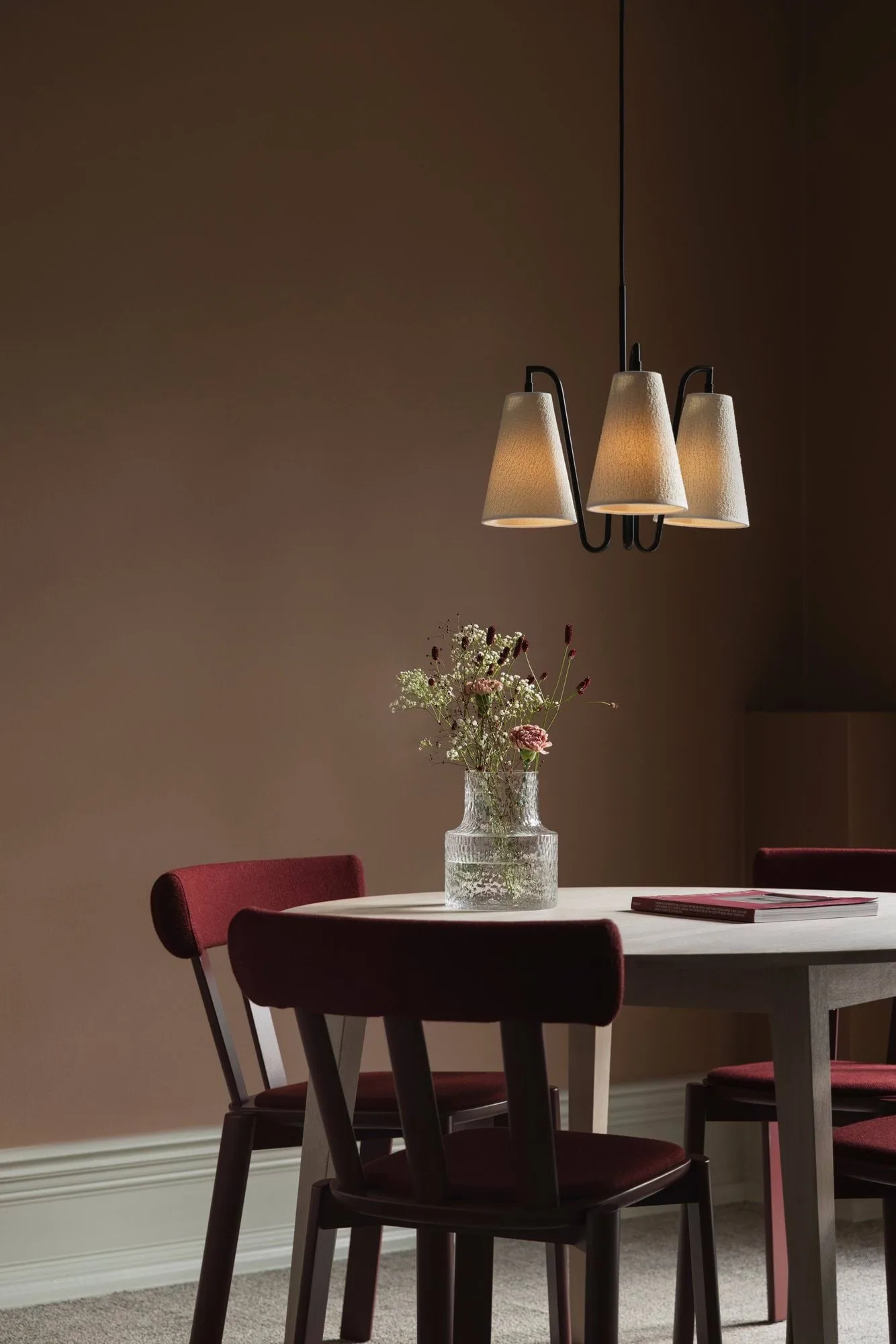 Lou pendant lamp, 3, white bouclé-black, 46x46 cm Globen Lighting