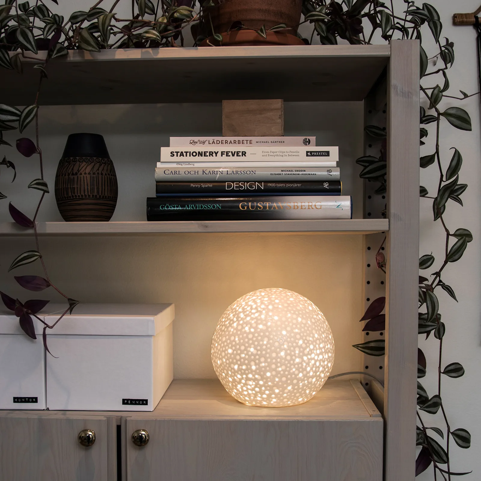 Moonlight table lamp XL 21 cm, white Globen Lighting