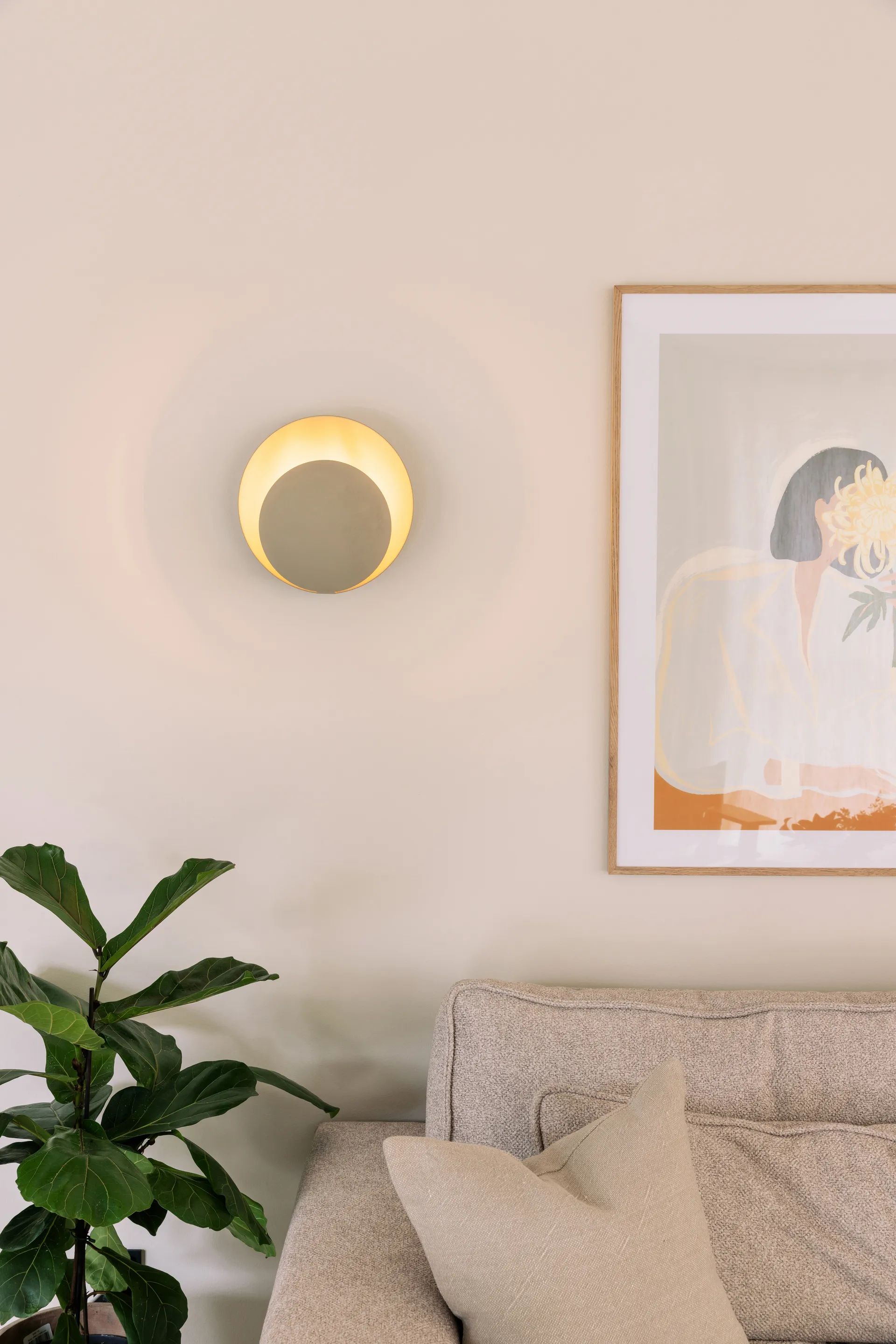 Orbit wall lamp, Beige Globen Lighting